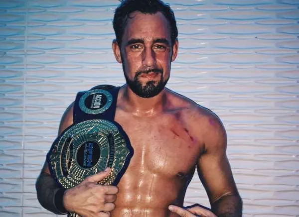 Ariel Levy se proclama nuevo IOCW Champion Ariel Levy se proclama nuevo IOCW Champion