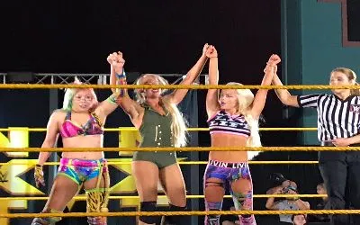Asuka ganó anoche en Tampa junto a Lacey Evans & Liv Morgan