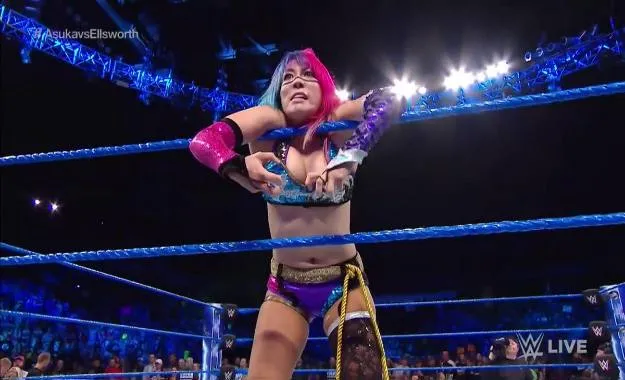 Asuka vs James Ellsworth Asuka vs James Ellsworth