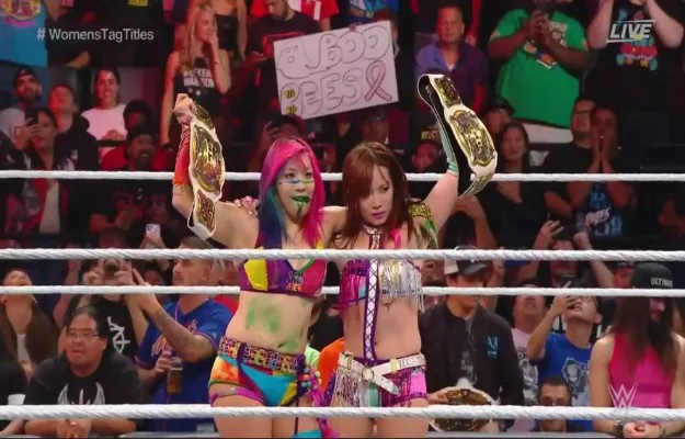 Asuka y Kairi Sane son las nuevas campeonas femeninas Tag Team en WWE Hell In A Cell 2019 Asuka y Kairi Sane son las nuevas campeonas femeninas Tag Team en WWE Hell In A Cell 2019