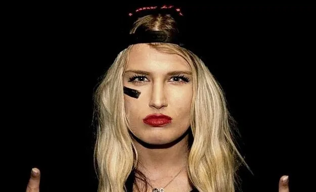 B9B57F8F CFED 4715 8862 37234DBF84B5