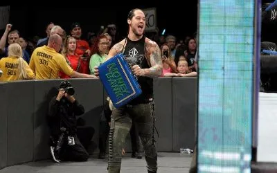 Baron Corbin podría canjear el MITB hoy Baron Corbin
