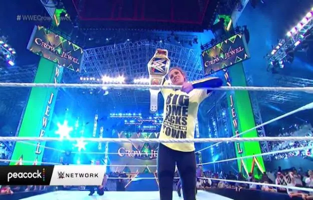 Becky Lynch WWE Crown Jewel