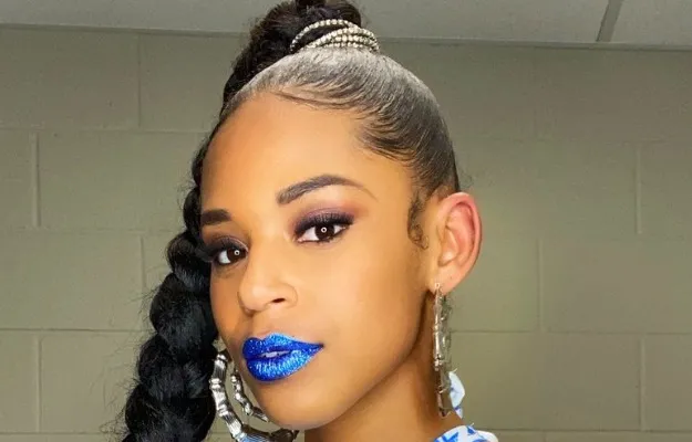 Bianca Belair (1) rival becky Lynch
