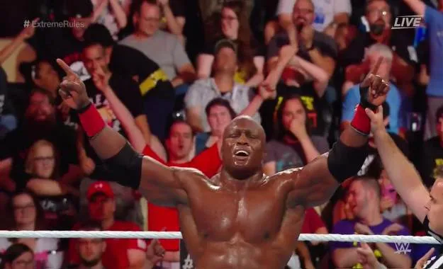 Bobby Lashley derrotó a Roman Reigns en Extreme Rules 2018 Bobby Lashley derrotó a Roman Reigns en Extreme Rules 2018