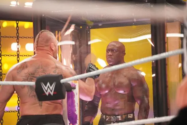 Bobby Lashley sufre una grave lesión en WWE Elimination Chamber Bobby Lashley sufre una grave lesión en WWE Elimination Chamber