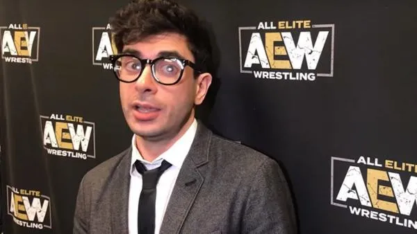 Booker T compara a Tony Khan con una colegiala y dice que no suena como un jefe Booker T compara a Tony Khan con una colegiala y dice que no suena como un jefe