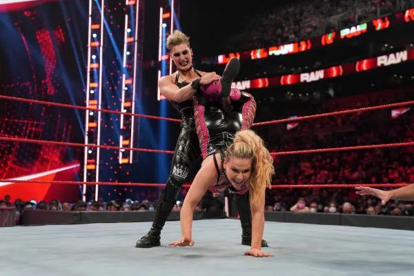 Botches en el resultado de una importante lucha femenina en RAW Botches en el resultado de una importante lucha femenina en RAW
