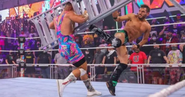 Bron Breaker habla acerca de Johnny Gargano