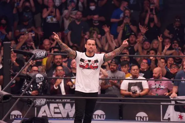 CM Punk podría llegar a México con Triple A