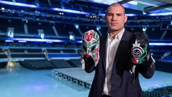 Cain Velásquez anuncia su regreso a la lucha libre