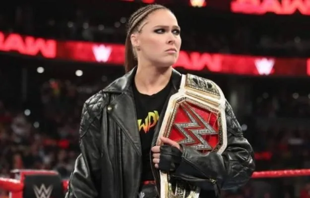 Campeona de WWE revela cómo obtuvo el respeto de Ronda Rousey