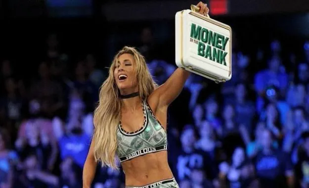 Carmella establece el record con el maletín Money In The Bank 2 Carmella establece el record con el maletín Money In The Bank