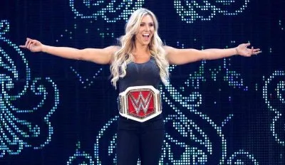 Charlotte Flair campeona Charlotte Flair campeona
