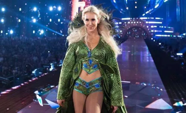 Charlotte Flair está decepcionada por no enfrentar a Lita o Trish Stratus en WWE Evolution Charlotte Flair está decepcionada por no enfrentar a Lita o Trish Stratus en WWE Evolution