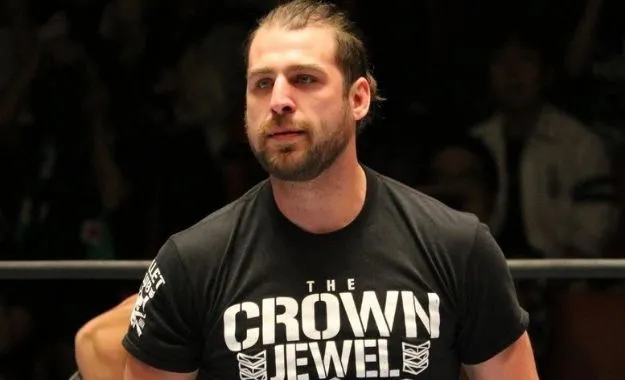 Chase Owens firma un nuevo contrato con NJPW Chase Owens firma un nuevo contrato con NJPW