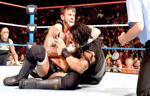 Cm Punk habló sobre la posibilidad de luchar contra Roman Reigns