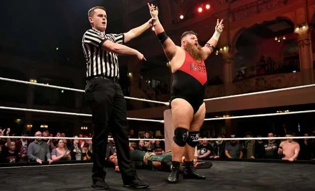 Dave Mastiff sigue con su invicto en NXT UK Takeover Dave Mastiff sigue con su invicto en NXT UK Takeover