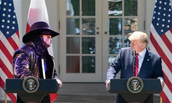 Donald Trump ataca a Joe Biden con la música de The Undertaker Donald Trump ataca a Joe Biden con la música de The Undertaker
