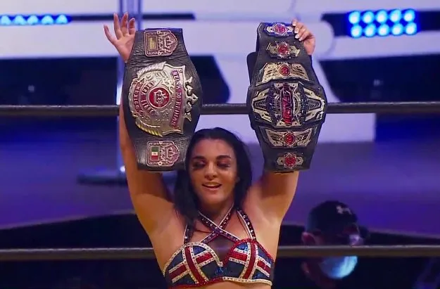 E8zGEF3WUAc6VCP Deonna Purrazzo se convierte en Reina de Reinas