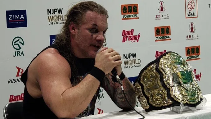 ENggUfuWkAAKfG3 Chris Jericho