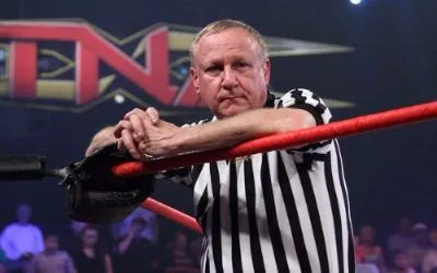 Earl Hebner en WWE