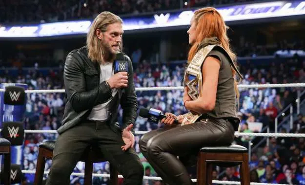 Edge habla de su trabajo personal con Becky Lynch