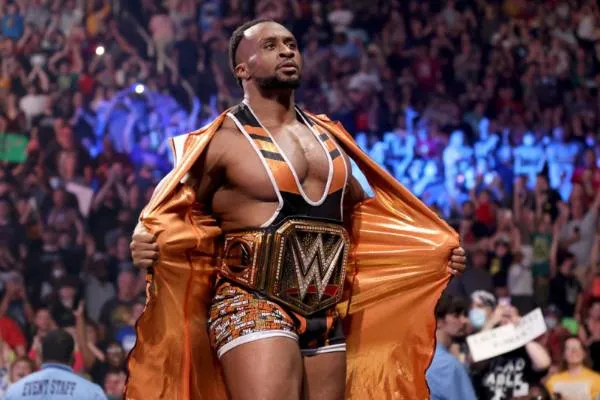 El campeón de WWE Big E confiesa su miedo a las gallinas