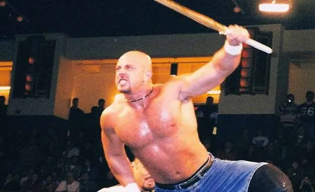 El ex-luchador de WWE/ECW Justin Credible es arrestado