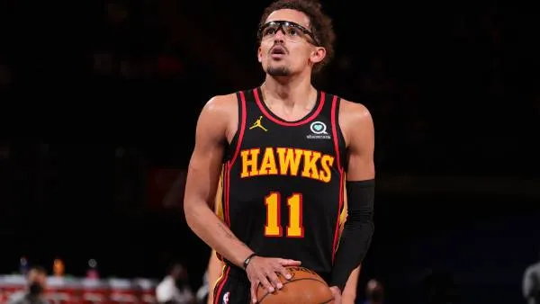 El jugador de los Atlanta Hawks de la NBA Trae Young aparece en WWE SmackDown El jugador de los Atlanta Hawks de la NBA Trae Young aparece en WWE SmackDown