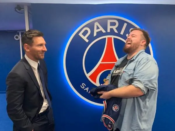 El meme de Ibai, Messi y WWE que se hizo viral tras la llegada al PSG
