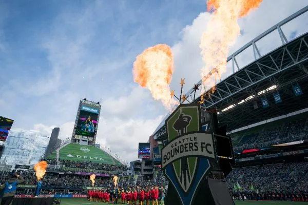 El portero de los Seattle Sounders aplica un Rock Bottom en pleno partido