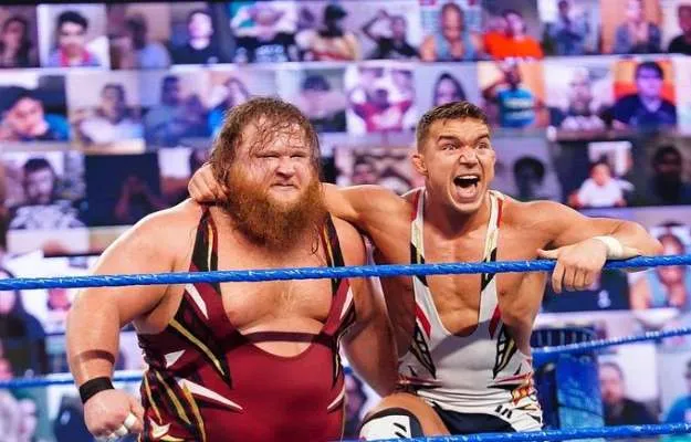 Ew7ouq6XAAIoUUc_format=jpg&name=small Una ruleta rusa en WWE SmackDown