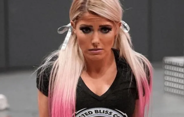 Ex-escritor habla sobre la ausencia de Alexa Bliss en WWE RAW Ex escritor habla sobre la ausencia de Alexa Bliss en WWE RAW