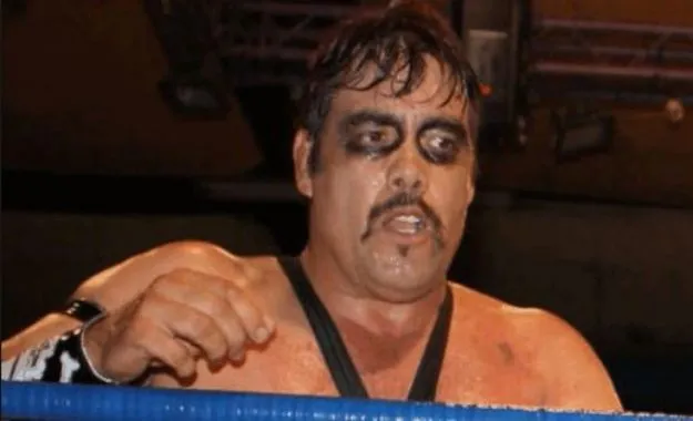 Fallece Universo 2000