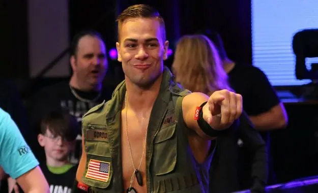 Flip Gordon firma un contrato de dos años con ROH