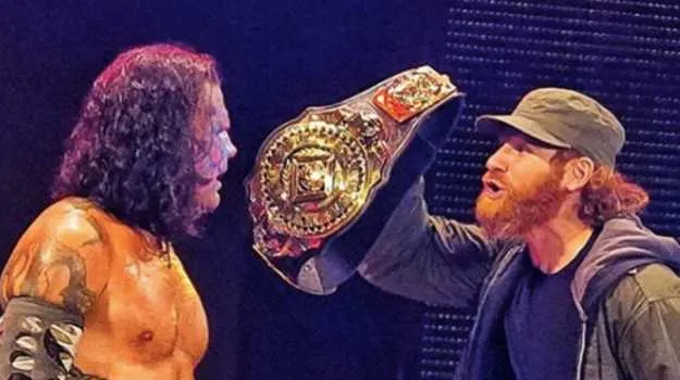 Jeff Hardy, AJ Styles y Sami Zayn por el campeonato Intercontinental