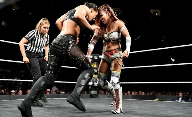 Kairi Sane y Shayna Baszler Kairi Sane y Shayna Baszler