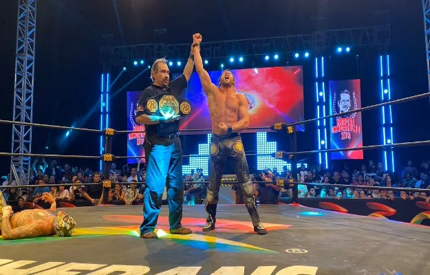 Kenny Omega Mega Campeon AAA Kenny Omega Mega Campeon AAA