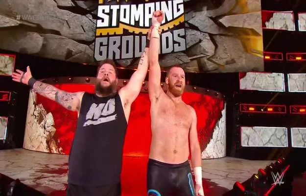Kevin Owens y Sami Zayn vencen a New Day en WWE Stomping Grounds Kevin Owens y Sami Zayn vencen a New Day en WWE Stomping Grounds