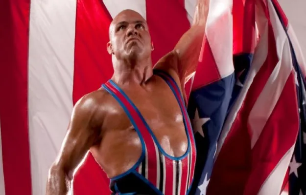 Kurt Angle da ánimos a los fans durante la difícil situación del COVID-19