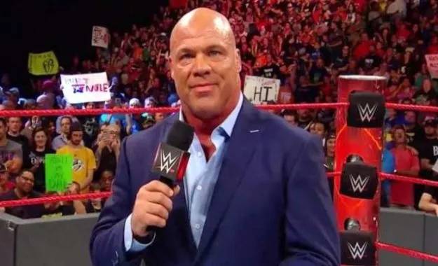 Kurt Angle habla sobre el anuncio de Roman Reigns