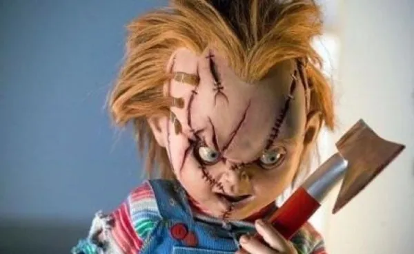 Liv Morgan y su atuendo inspirado en Chucky para Halloween