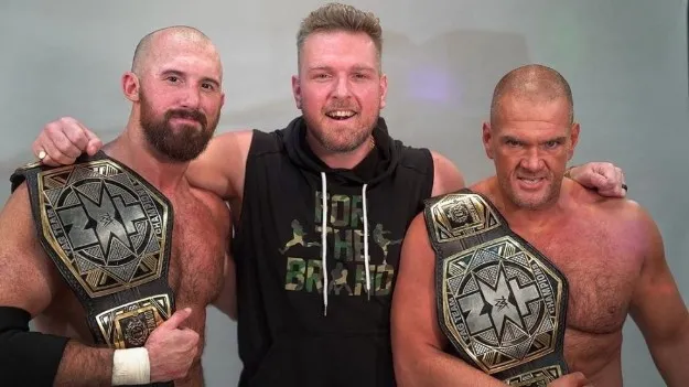 Los Campeonatos en Pareja de NXT quedan vacantes Los Campeonatos en Pareja de NXT quedan vacantes
