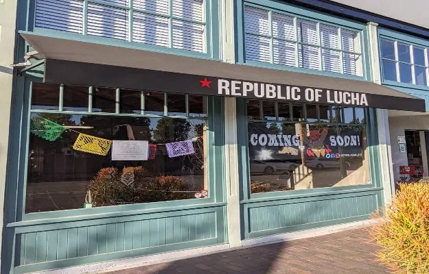 Los Lucha Brothers inauguran tienda Republic Of Lucha en Los Angeles exposición de fotografías y murales de Lucha Libre