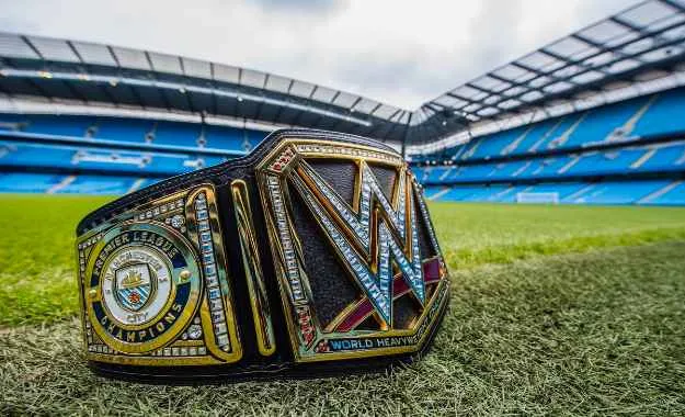 Manchester City WWE Manchester City recibe el campeonato de la WWE por ganar la Premier League