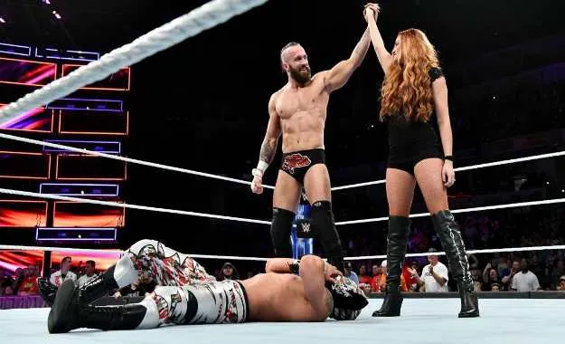 Mike y Maria Kanellis debutan en 205 Live Mike y Maria Kanellis debutan en 205 Live