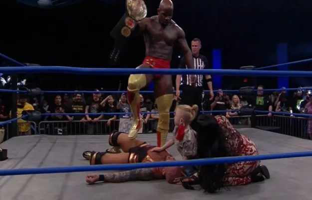 Moose campeón IMPACT Moose campeón IMPACT