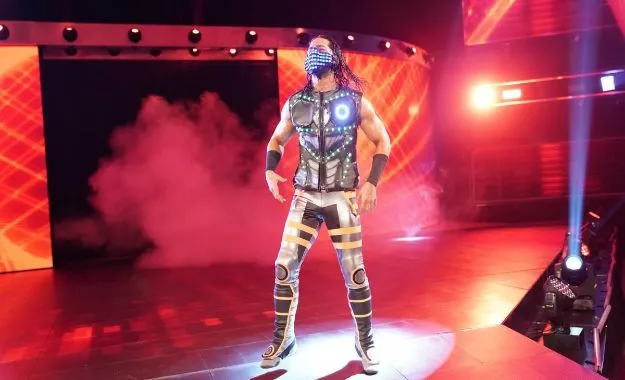 Mustafa Ali lesionado