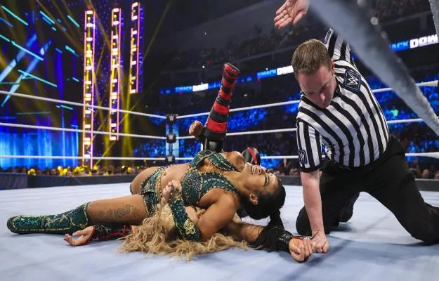 Natalya habla sobre una 'posible fractura de mandíbula' tras SmackDown Natalya habla sobre una 'posible fractura de mandíbula' tras SmackDown